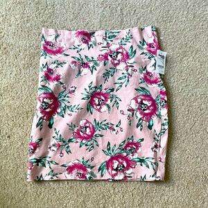 Stretchy floral mini skirt